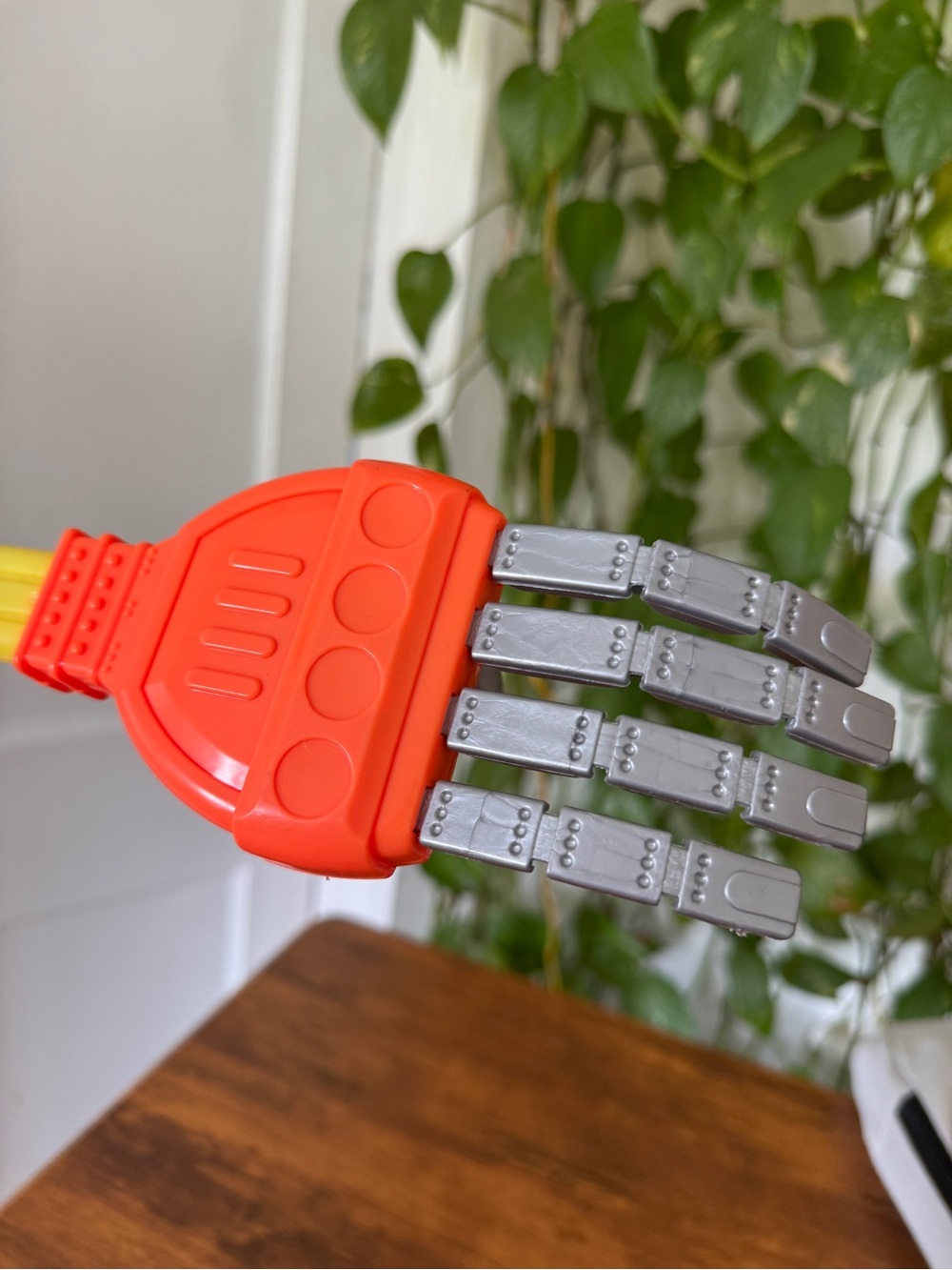 Orange Extendable Toy Grabber Reach Tool - Unknown Brand - Picture 4 of 8